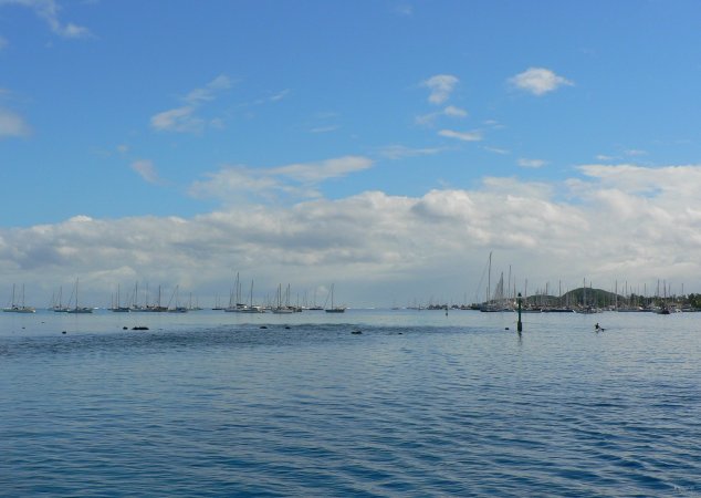 11- Au mouillage devant la marina Taina 